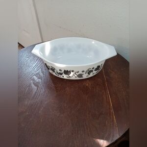 Vintage Rare HTF Pyrex Black Tulip Oval Casserole Dish Excellent Condition